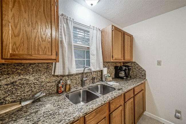 Building Photo - 1320 Avenue L