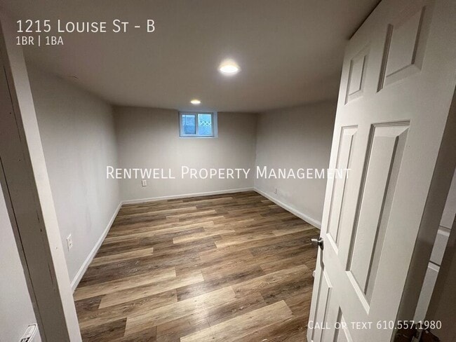 Building Photo - 1215 Louise St