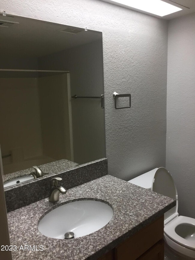 Building Photo - 1905 E University Dr