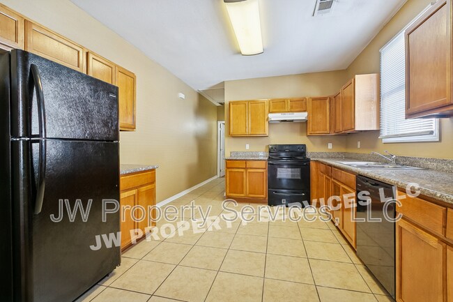 Building Photo - 2522 N Tonti St