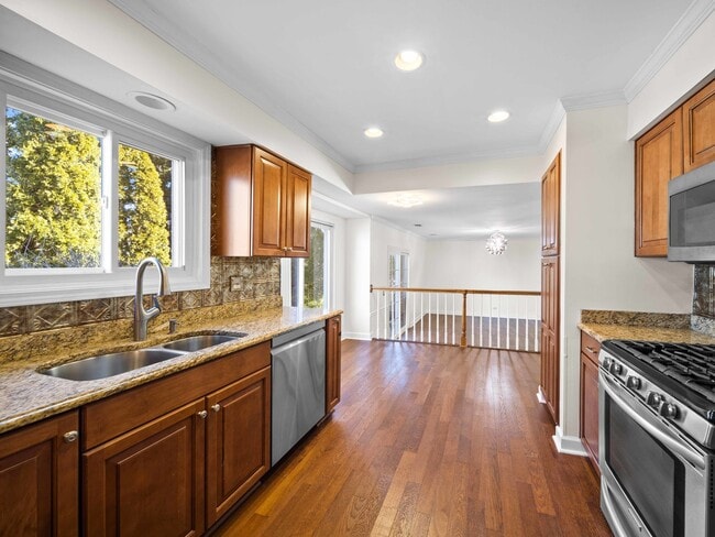 Building Photo - 97 E Harbor Dr