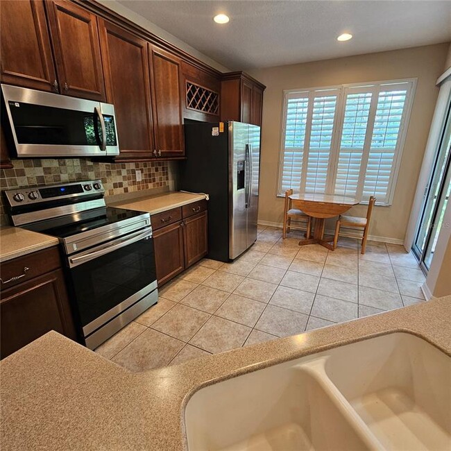 Building Photo - 8110 Villa Grande Ct