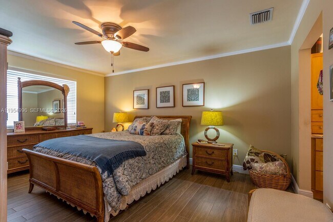 Building Photo - 2018 SE 27th Dr