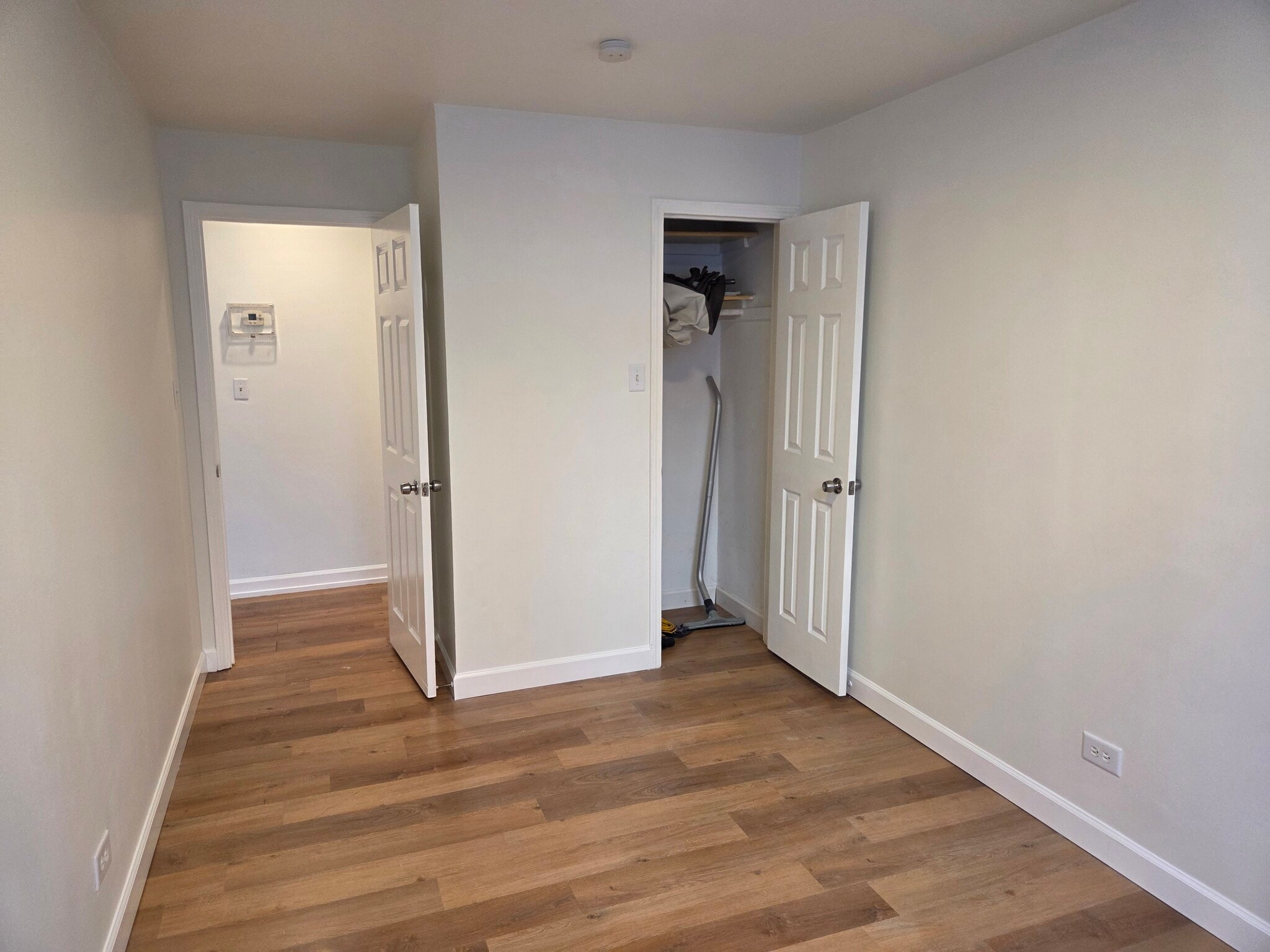 Building Photo - 4839 W Dakin St