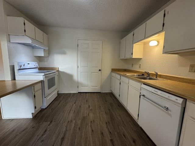 Building Photo - 1379 McNeil