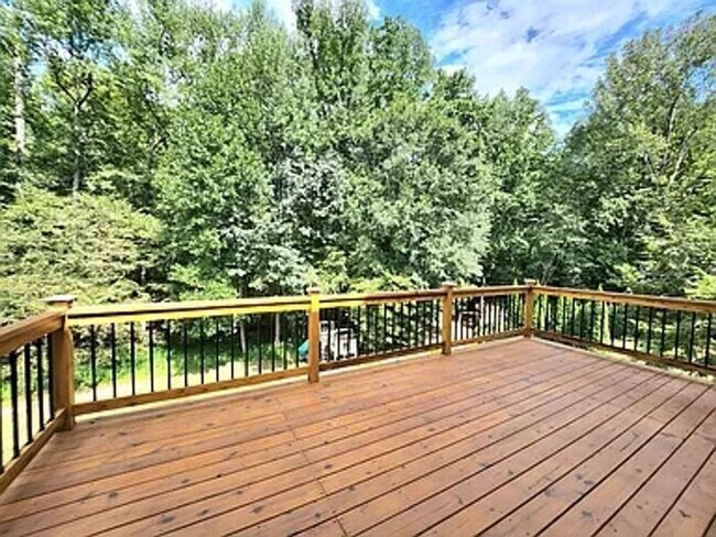 Building Photo - 10795 Cauley Creek Dr