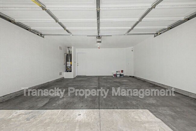 Building Photo - 2755 S Southwind Dr