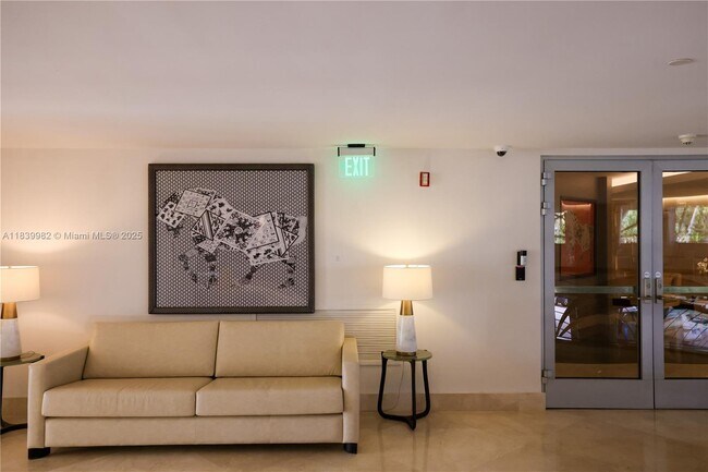 Building Photo - 17555 Collins Ave