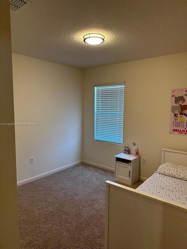 Building Photo - 2098 SW Altman Ave