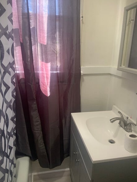 Building Photo - 850 S Franklin St