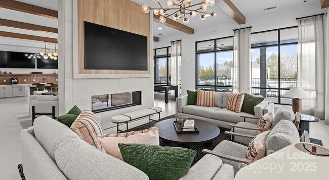 Building Photo - 2546 Perimeter Pointe Pkwy