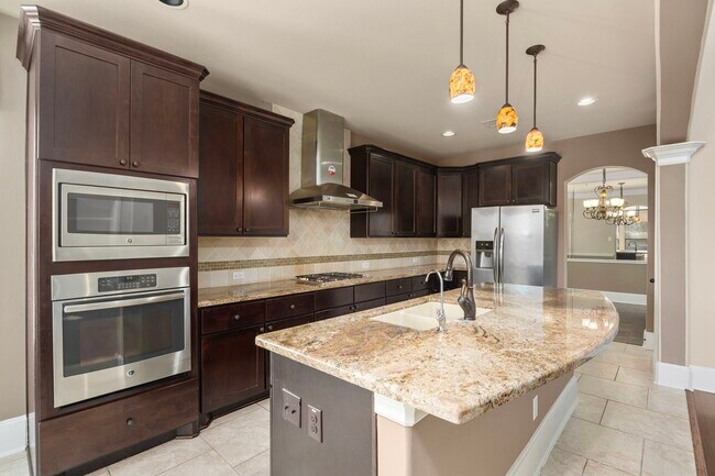 Building Photo - 14918 Diane Manor Ln