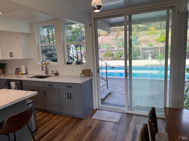 Building Photo - 840 Idylberry Rd