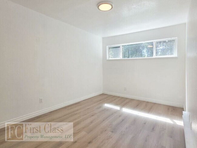 Building Photo - 12345 SW Hall Blvd