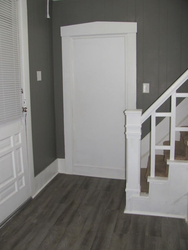 Building Photo - Cute Maintenace Free 1 BR in North Salem!