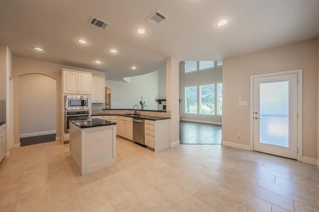 Building Photo - 15505 Bluffdale Dr