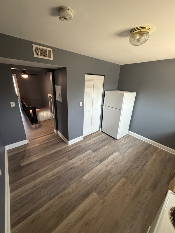 Building Photo - 216 S Wade Ave