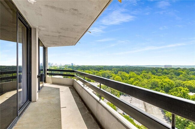 Building Photo - 2660 Peachtree Rd