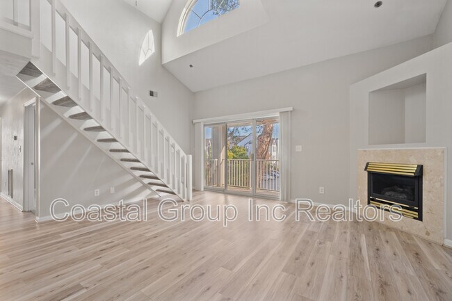 Building Photo - 2212 Lesner Crescent