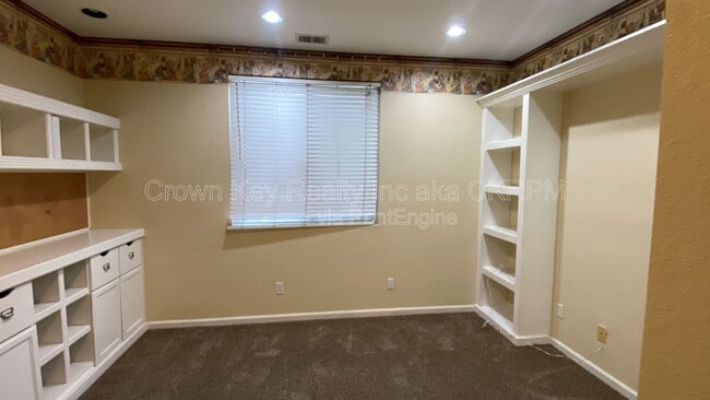 Building Photo - 1367 Gwerder St