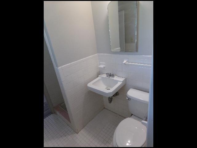 Building Photo - 701 N Buchanan St