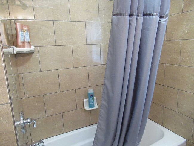 Building Photo - 101 Bundy Hill Rd