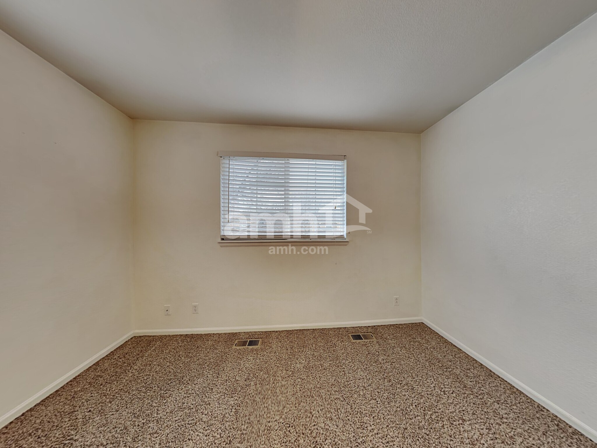 Building Photo - 582 W 91st Dr