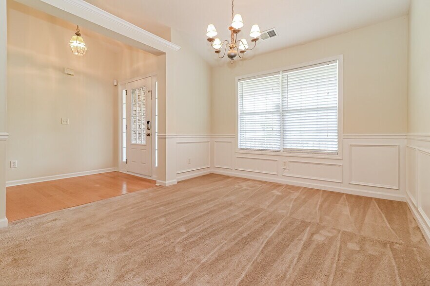 Building Photo - 215 Overlook Dr