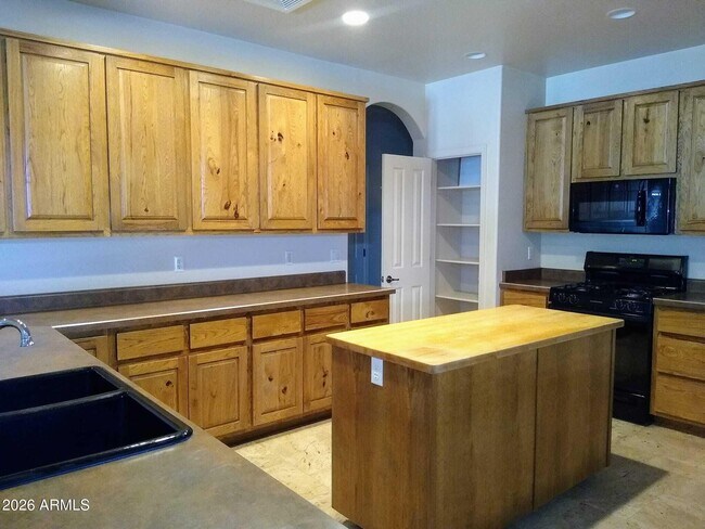 Building Photo - 242 N Pima Rd