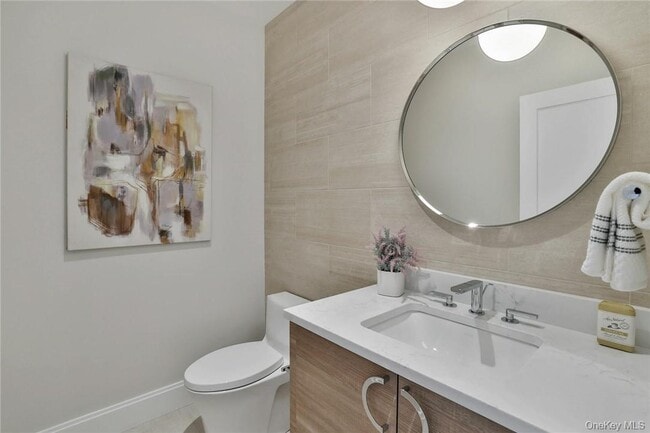 Building Photo - 162 Bedford Rd