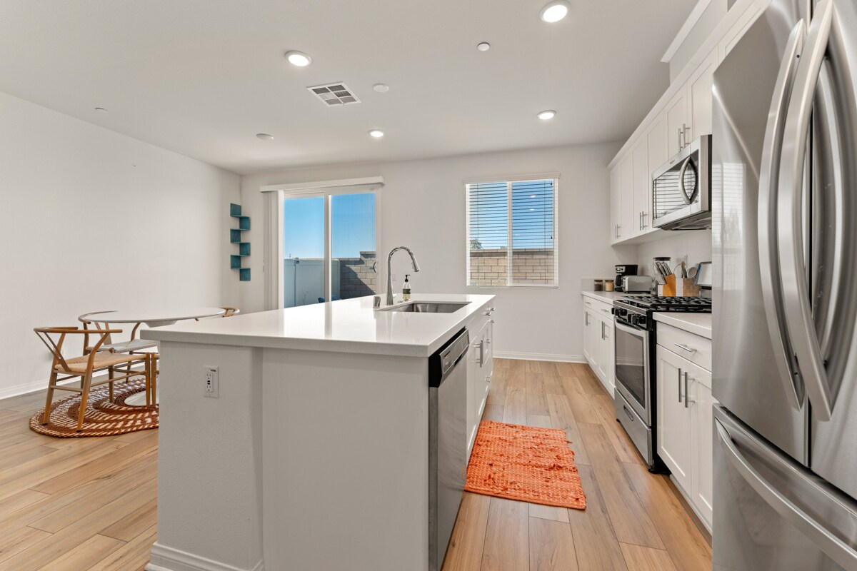 Building Photo - 14623 Gulfstream Ln