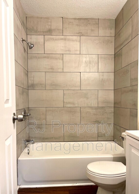 Building Photo - 5297 Breckenwood Dr
