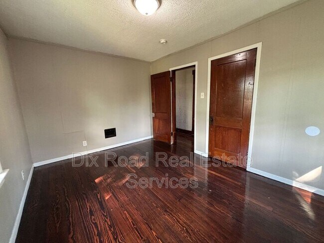 Building Photo - 63 Hallwood Ave