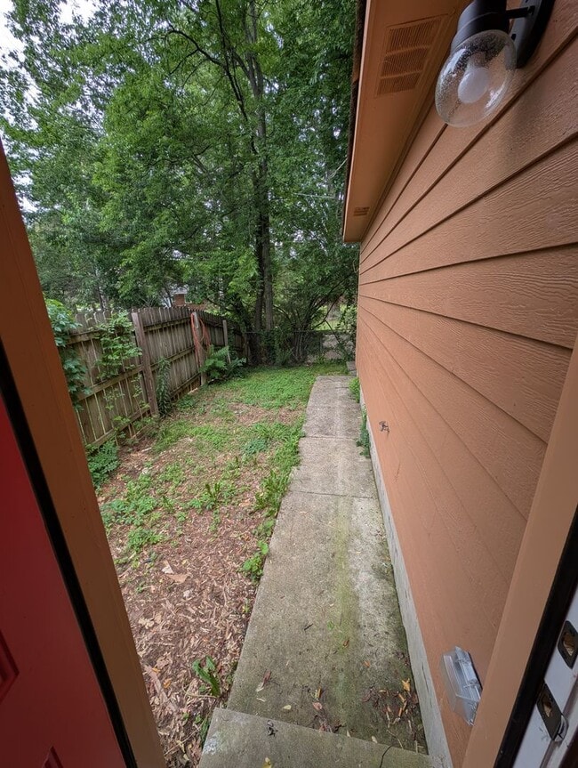 Building Photo - 4208 Chalet Cir NW