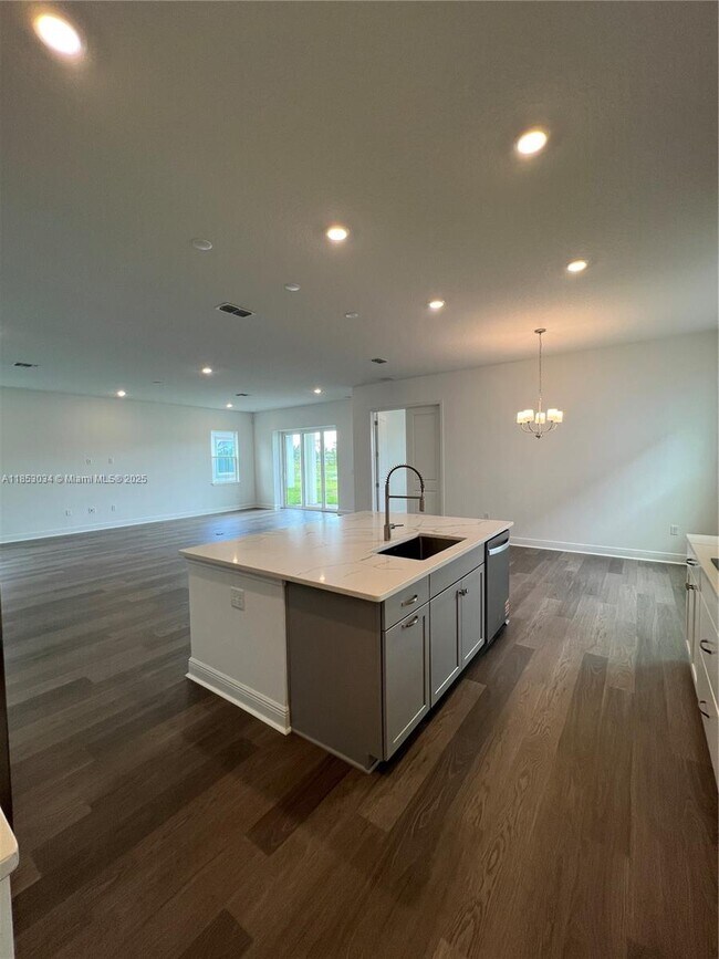 Building Photo - 10100 Ballast Dr