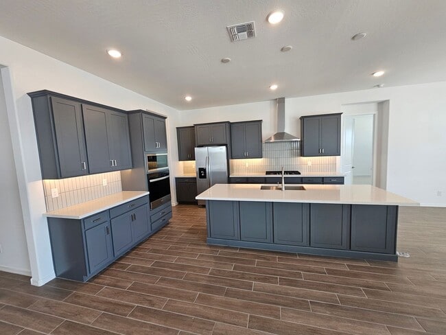 Building Photo - Wonderful new build with family fun amenities