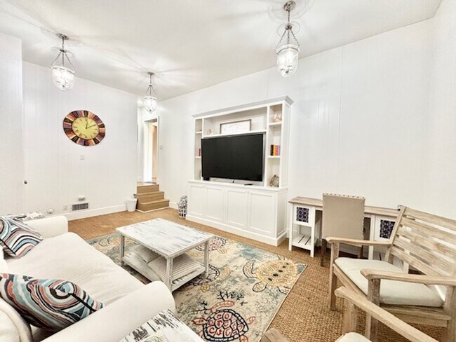 Building Photo - 3628 Ocean- MFR