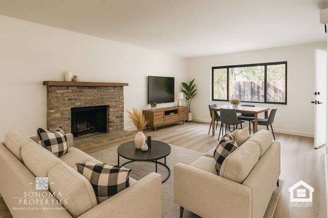 Building Photo - ***PRICE REDUCTION*** Modern Downstairs 2-...