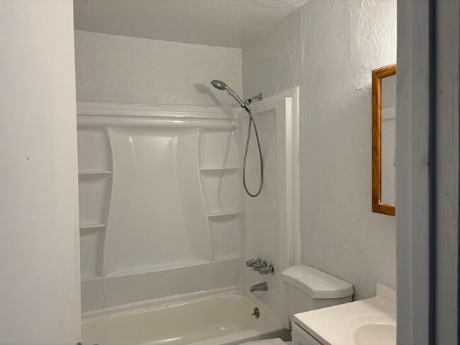 Building Photo - Ideal first floor unit! 2 bedrooms, 1 bathroom!  Directly across from beautiful Lake Alhambra. Pr...