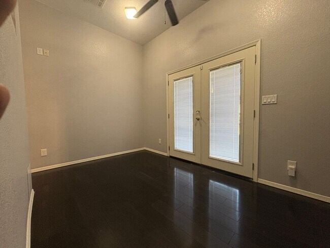 Building Photo - EASTSIDE HOME FOR RENT IN "THE TIERRAS"