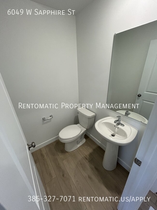 Building Photo - 6049 W Sapphire St