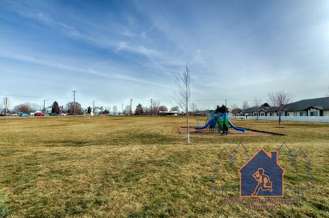 Building Photo - 1393 Caterpillar Ave N