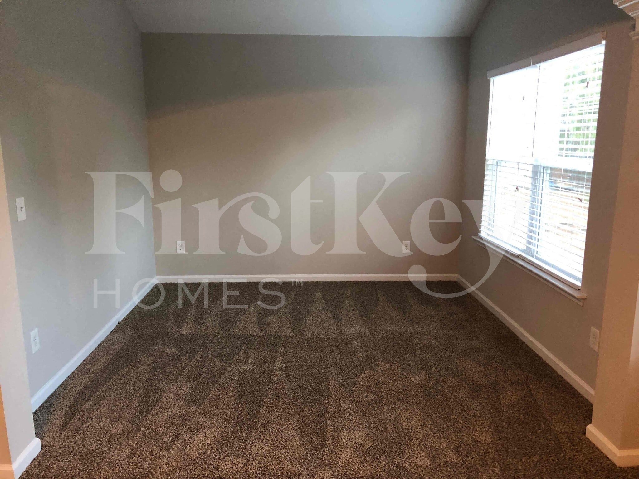 Building Photo - 194 Eastridge Way