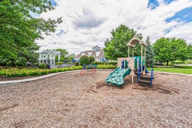 Building Photo - 605 Brook Ct