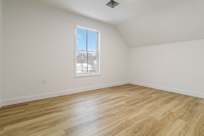 Building Photo - 2 Elmwood St