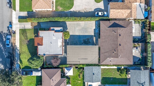 Building Photo - val540