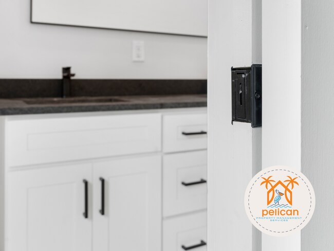 Building Photo - Striking 2BR / 2BA Home with Soaring Vaulted Ceilings