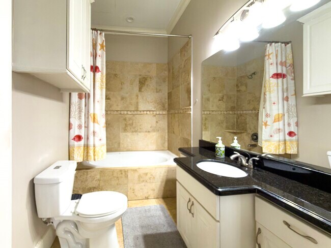 Building Photo - 1613 Summer St