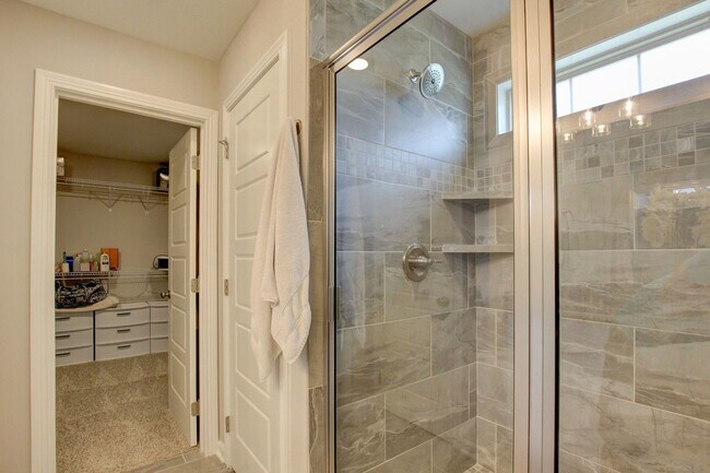Building Photo - 715 Jodine Ann Dr
