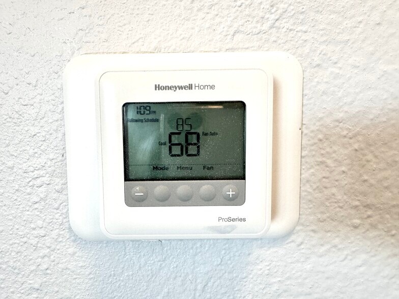 Building Photo - 4549 Greenholme Dr